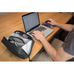 Travel Line Peak Design Tech Pouch Black v2